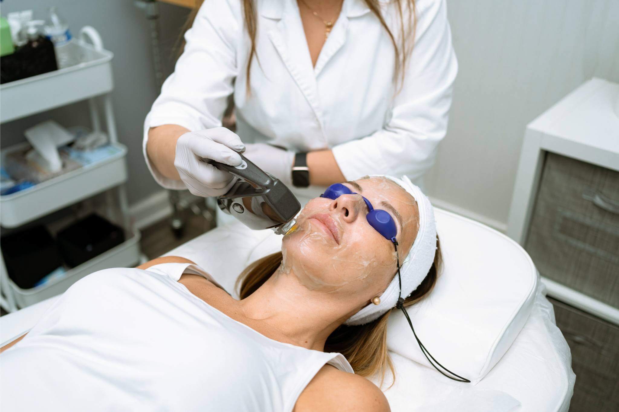 dermatologist_performing_laser_treatment_1